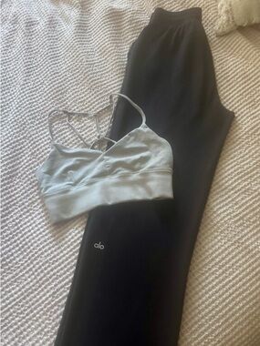 SOLD‼️ALO Sweatpants and FREE Alo Bra